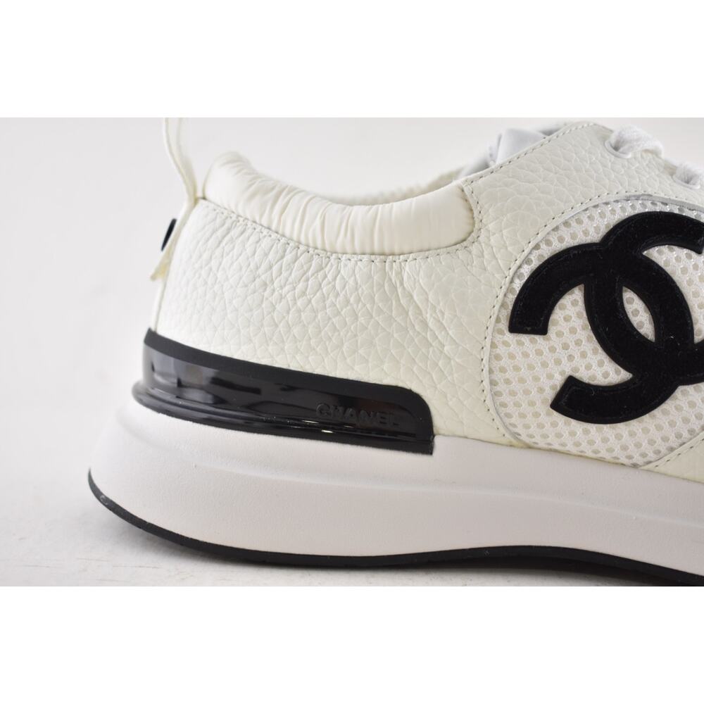 Chanel 21S Mens White Black Leather CC Logo Lace Low Top Trainer Sneaker 44 11 - Picture 3 of 14